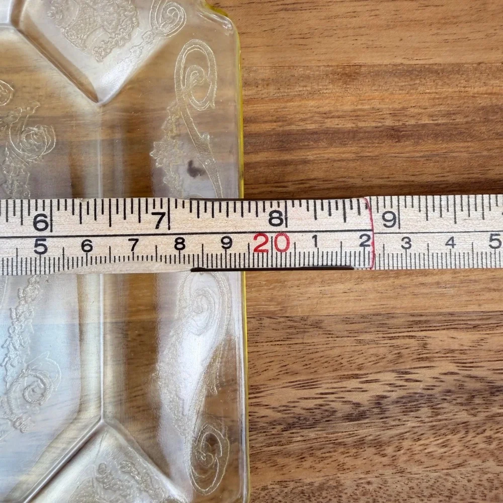 Indiana Glass Lorain Yellow Depression Glass Square Plates 7.75 Inch Set of‎ 2